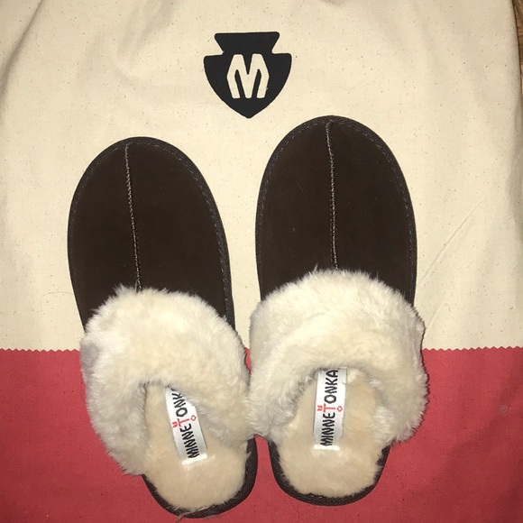 Minnetonka Shoes - NEW Minnetonka Chocolate Brown Slippers size 8